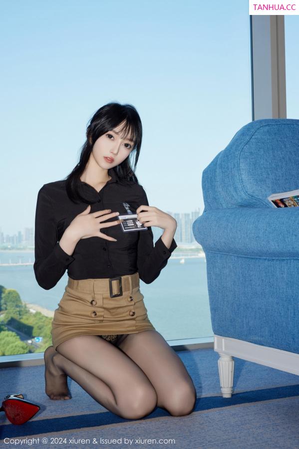 玥儿玥  [XiuRen]高清写真图 2024.10.18 No.9309 玥儿玥er 短裙黑丝第15张图片